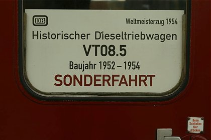 Zuglaufschild der Deutschlandtour des VT 08