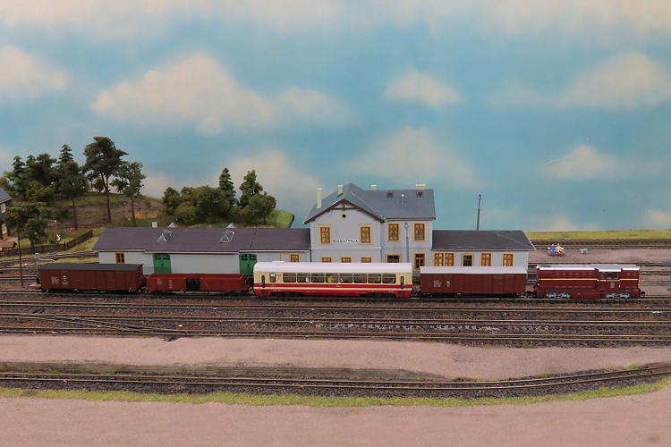 Empfangsgebäude des ehemaligen Bahnhofes in Bogatynia Empfangsgebäude des ehemaligen Bahnhofes in Bogatynia