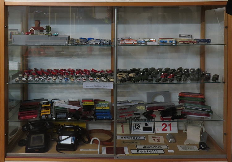 Ausstellungsvitrine 2