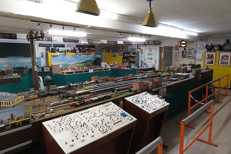 Stellpulte der großen Clubanlage