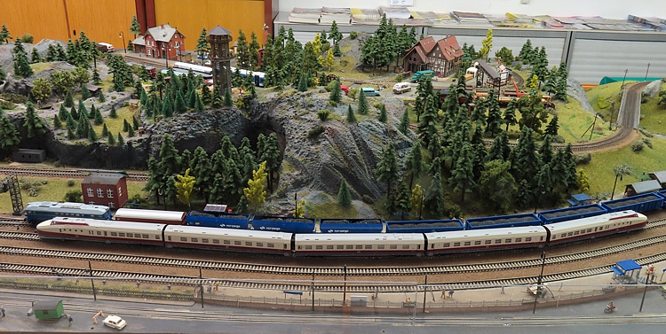 Aussichtsturm L&ouml;bau