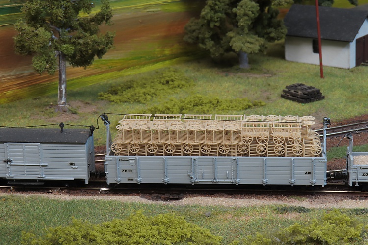 Beladung mt hölzernen Leiterwagen Beladung mt hölzernen Leiterwagen
