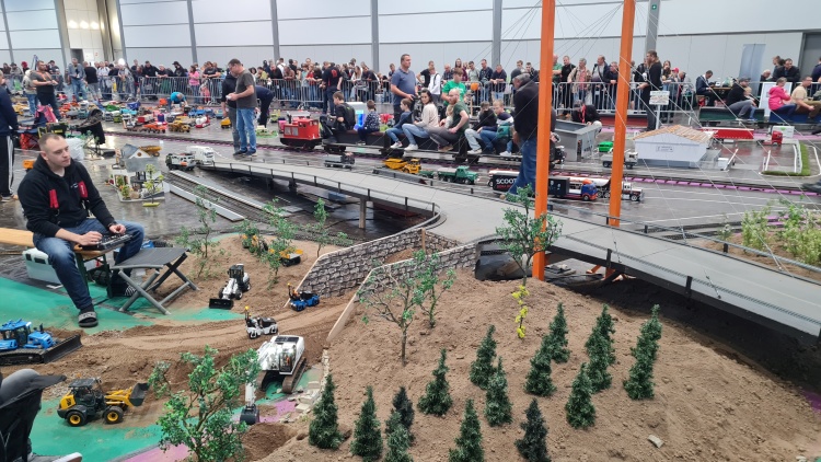 Vorführung von RC-Modellen Vorführung von RC-Modellen