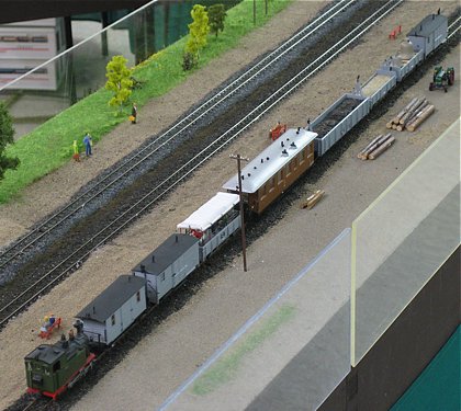 Güterzug mit Personenbeförderung