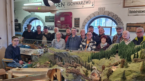 Gruppenbild im Vereinsdomizil vom VEC