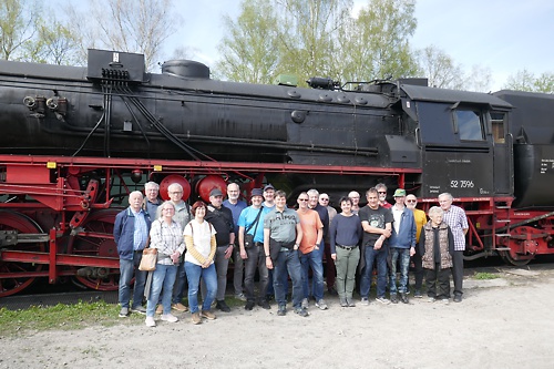 zweites Gruppenbild vor 52 7596
